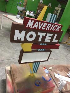 Miniature vintage motel sign models- Maverick unweathered
