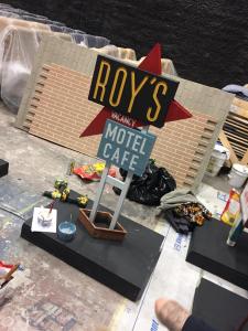 Miniature vintage motel sign models- Roy's unweathered